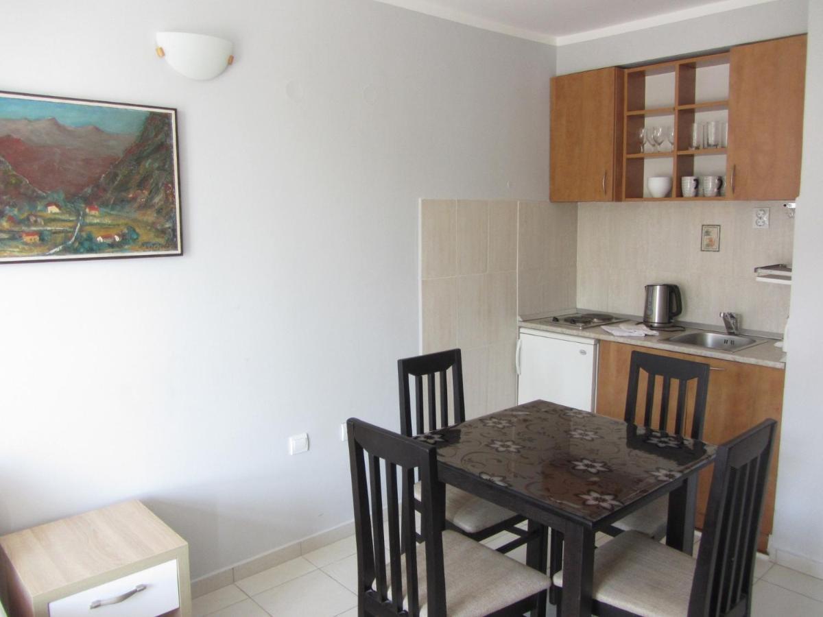 Apartamento Cernogoriya voyage Rafajlovići Exterior foto