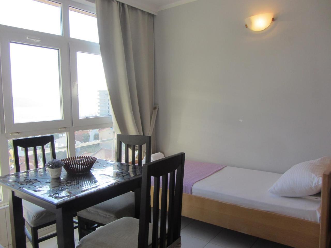 Apartamento Cernogoriya voyage Rafajlovići Exterior foto